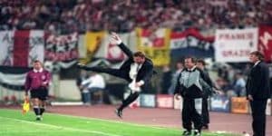 商业压力与成绩滑坡  - 九游体育